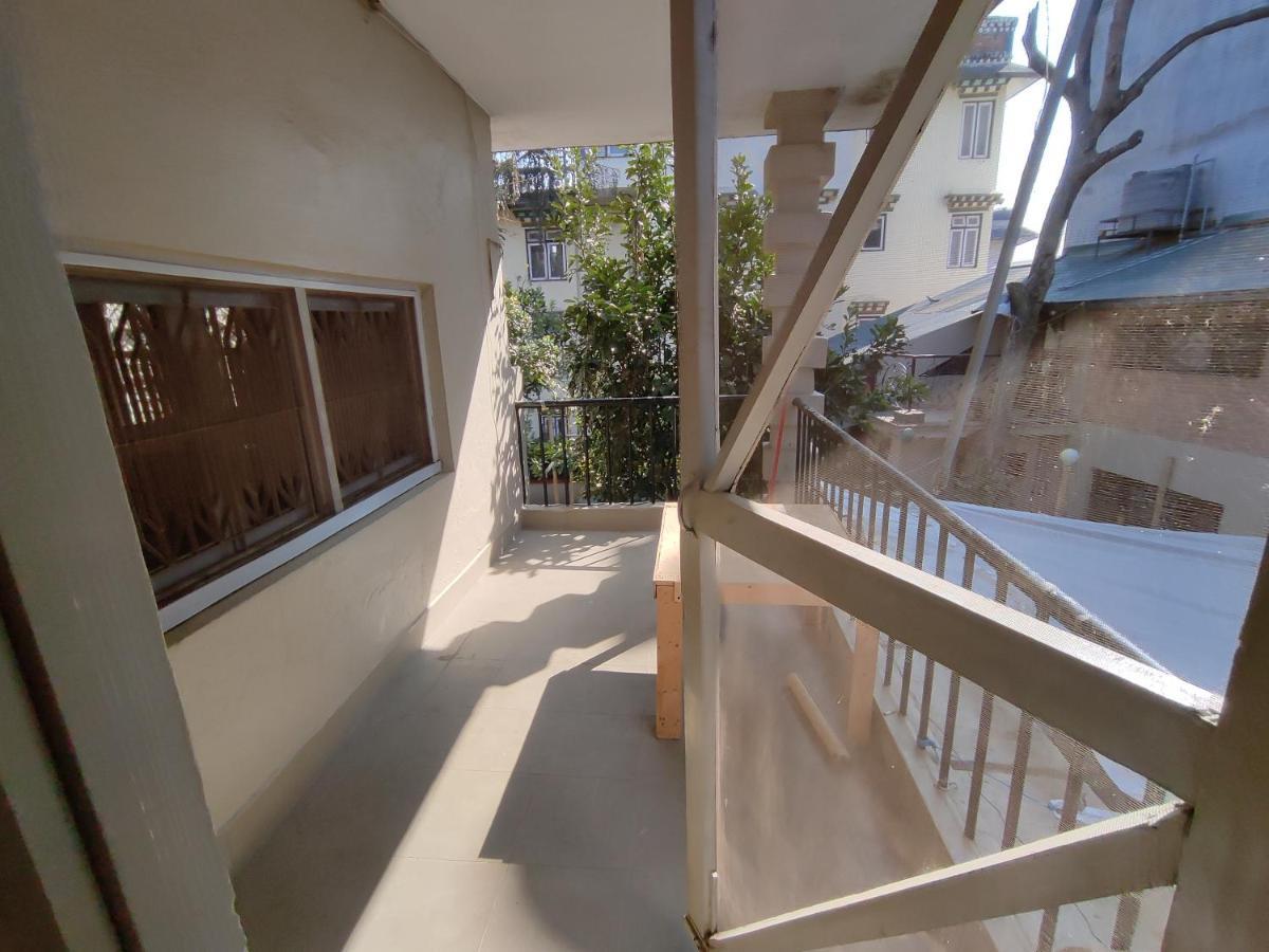 Laughing Buddha Guest House & Villa Kathmandu Exterior photo