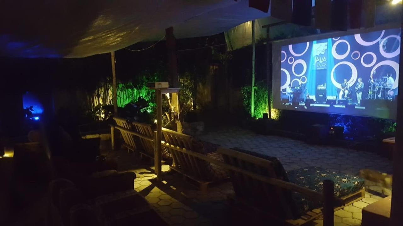 Laughing Buddha Guest House & Villa Kathmandu Exterior photo